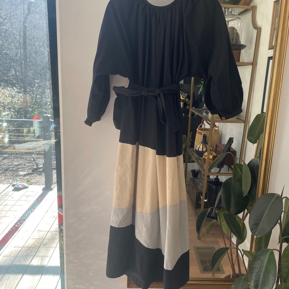 Ekadesma Black and Beige Maxi Dress